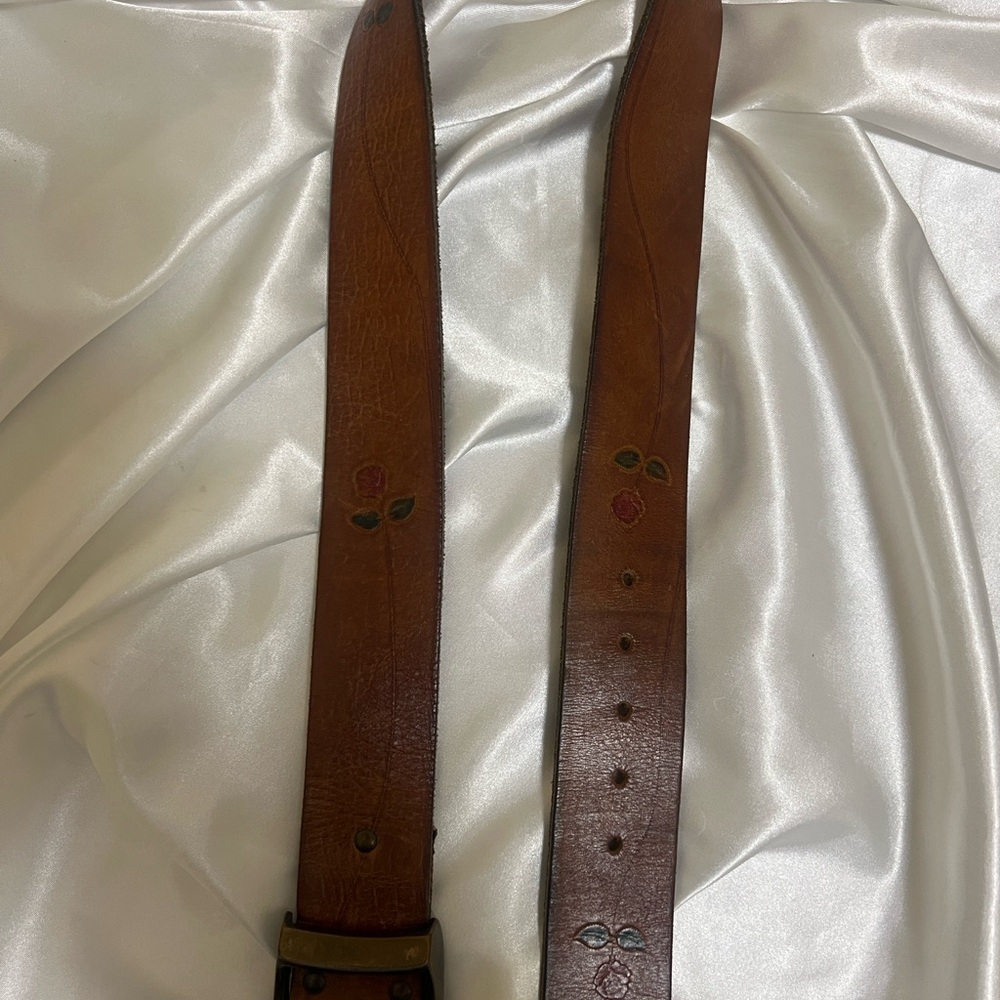 Elegant Brown Leather Women's Belt - Picture 2 of 3